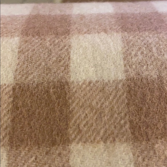 ❄️ NWT Burberry Cashmere Scarf - Picture 4 of 5